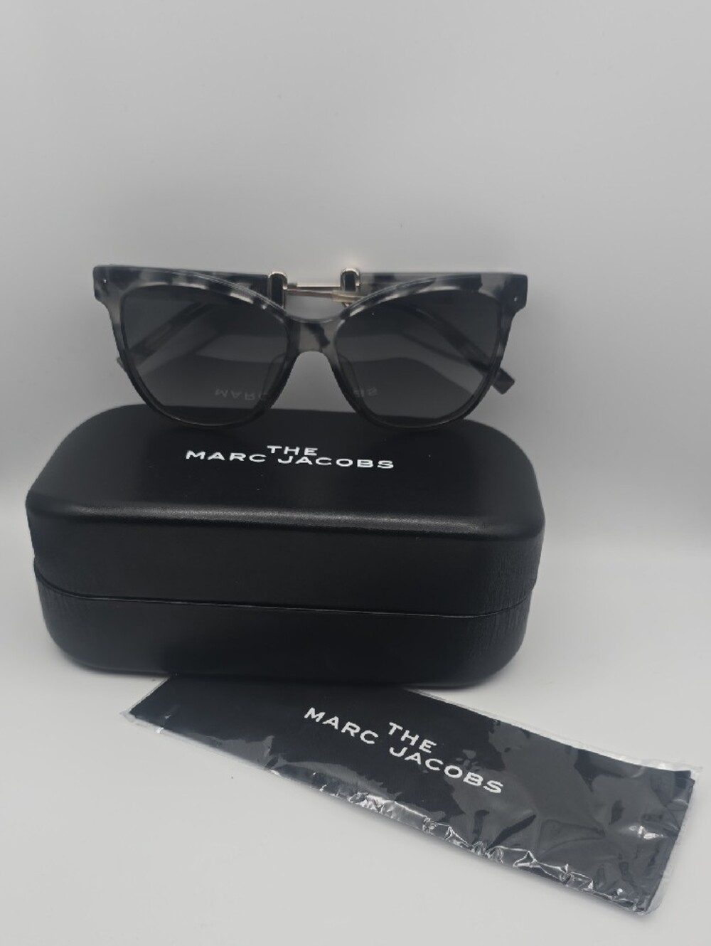 Marc Jacobs Gray & Black Tortoise Leopard Cat-Eye Women's Sunnies (NWOT)🖤🩶🖤